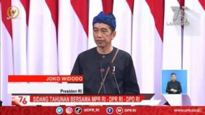 Presiden Joko Widodo (Jokowi) saat memberikan pidato kenegaraan pada Sidang Tahunan Majelis Permusyawaratan Rakyat (MPR) 2021 di gedung Nusantara, Senayan, Jakarta, Senin (16/8).